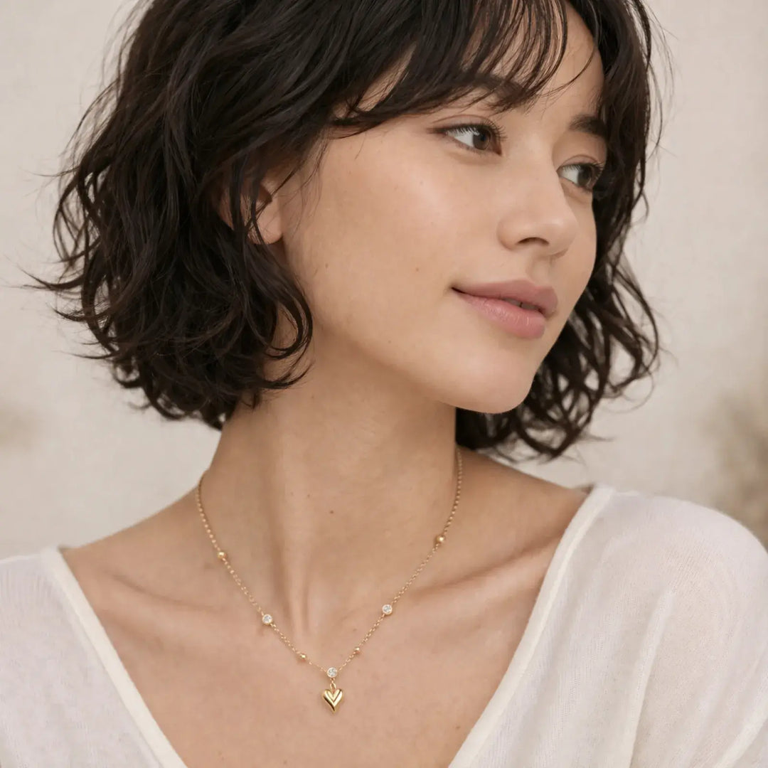 Aurelia Heart Station Necklace | 日常に溶け込む、愛らしい気品