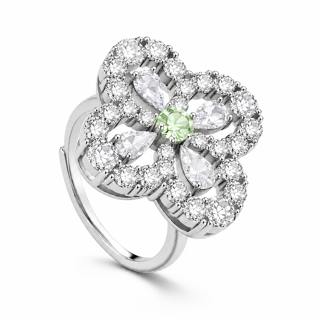 Clover Éclat  Ring | 上品さが、そっと咲く