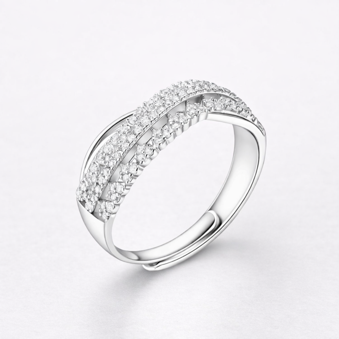 Eterna Crossover Ring | 指先に、静かな輝き