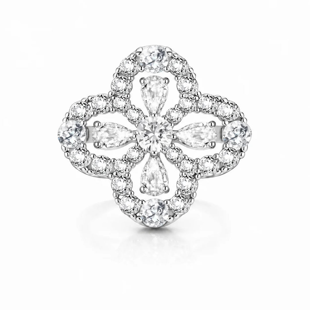 Clover Éclat  Ring | 上品さが、そっと咲く