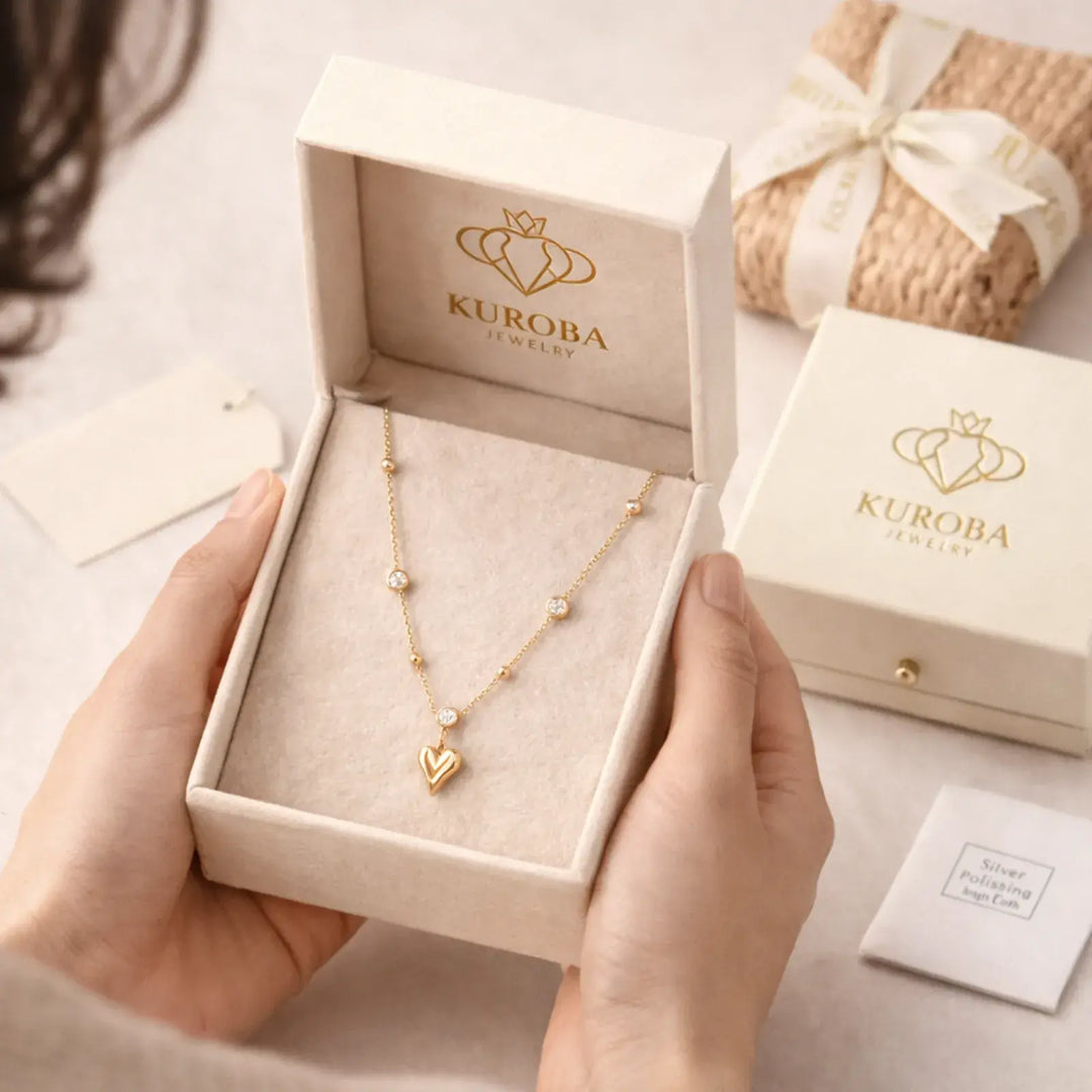 Aurelia Heart Station Necklace | 日常に溶け込む、愛らしい気品