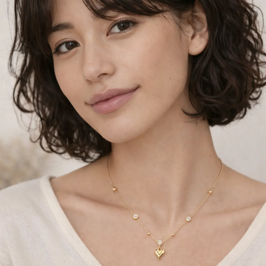 Aurelia Heart Station Necklace | 日常に溶け込む、愛らしい気品