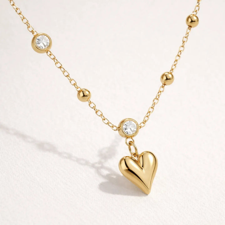 Aurelia Heart Station Necklace | 日常に溶け込む、愛らしい気品