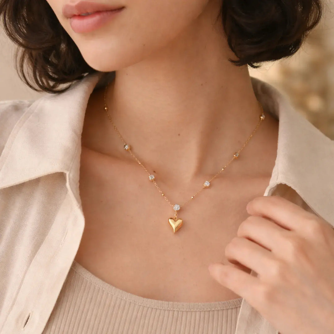 Aurelia Heart Station Necklace | 日常に溶け込む、愛らしい気品