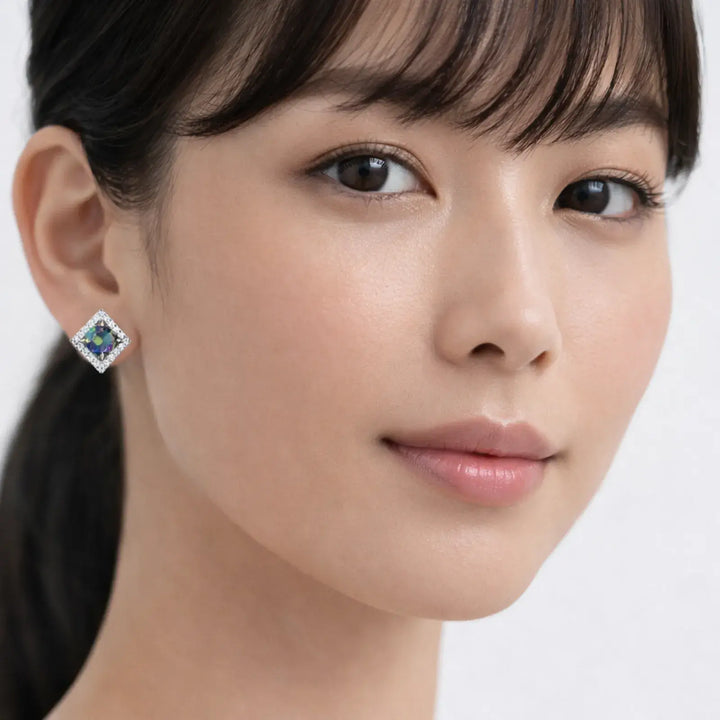 Aurora Frame Studs | 静かな光を、耳元に