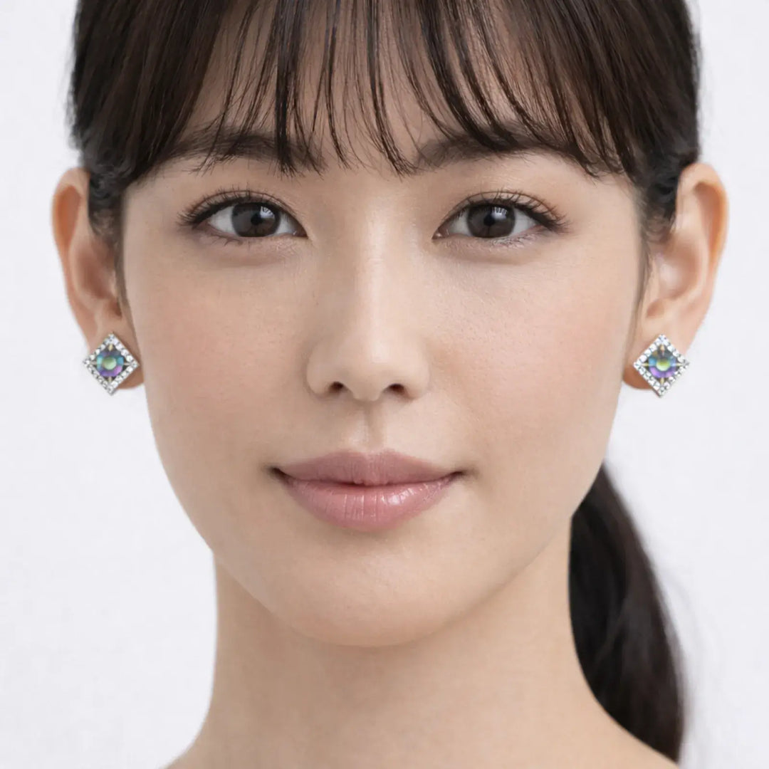Aurora Frame Studs | 静かな光を、耳元に