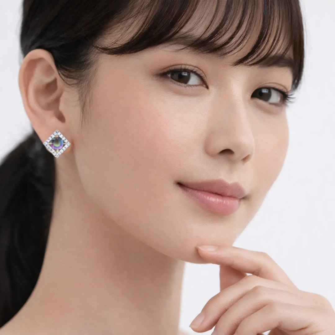 Aurora Frame Studs | 静かな光を、耳元に