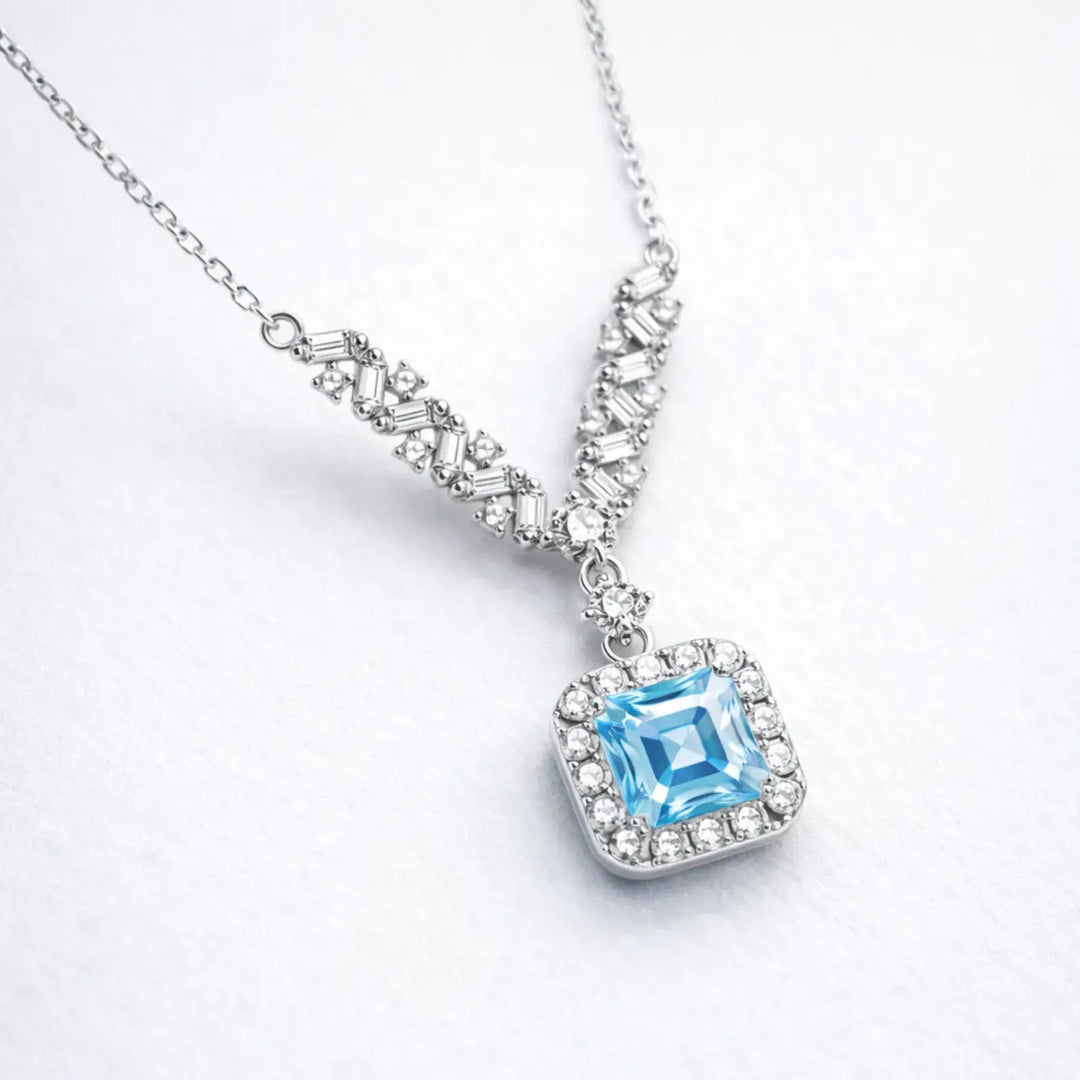 Azure Arc Necklace | 静かな青が、印象になる。