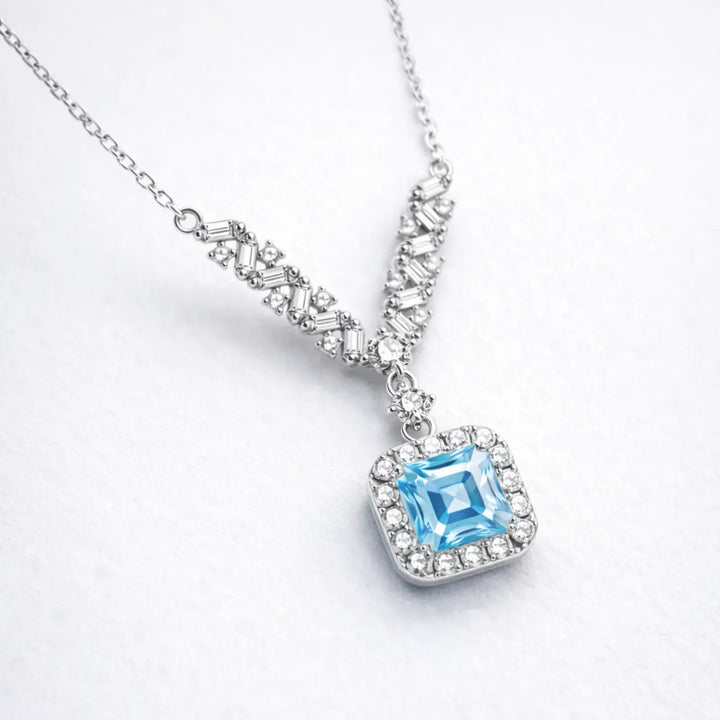 Azure Arc Necklace | 静かな青が、印象になる。