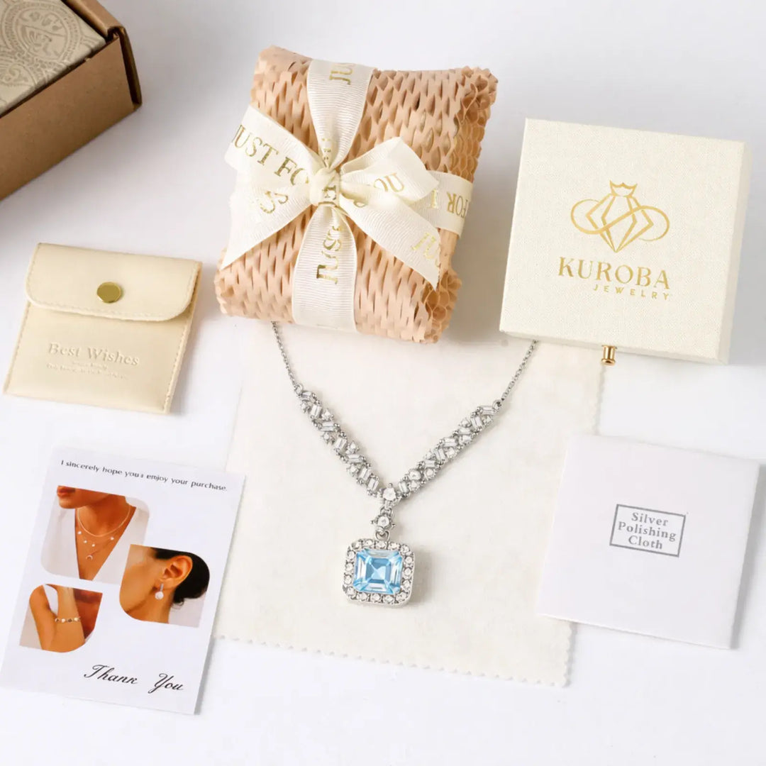 Azure Arc Necklace | 静かな青が、印象になる。