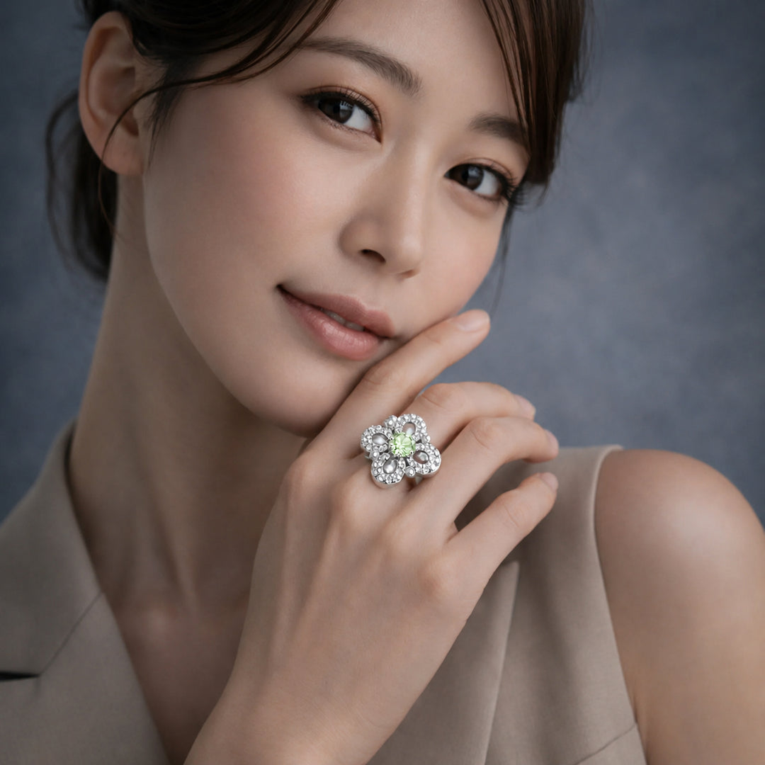 Clover Éclat  Ring | 上品さが、そっと咲く