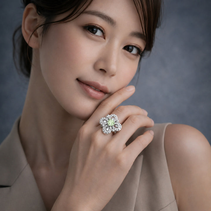 Clover Éclat  Ring | 上品さが、そっと咲く