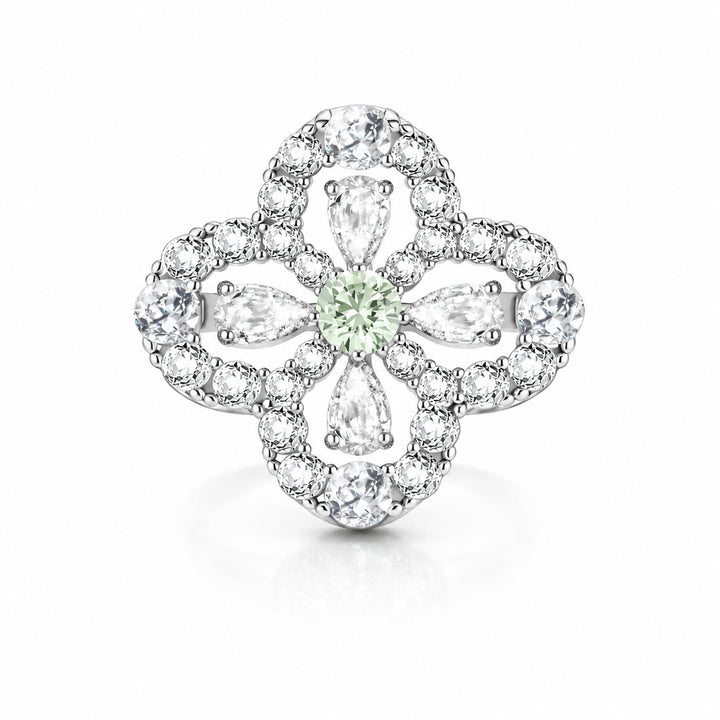 Clover Éclat  Ring | 上品さが、そっと咲く