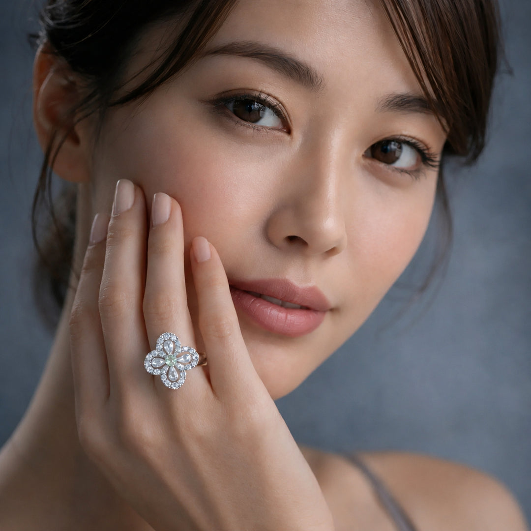 Clover Éclat  Ring | 上品さが、そっと咲く