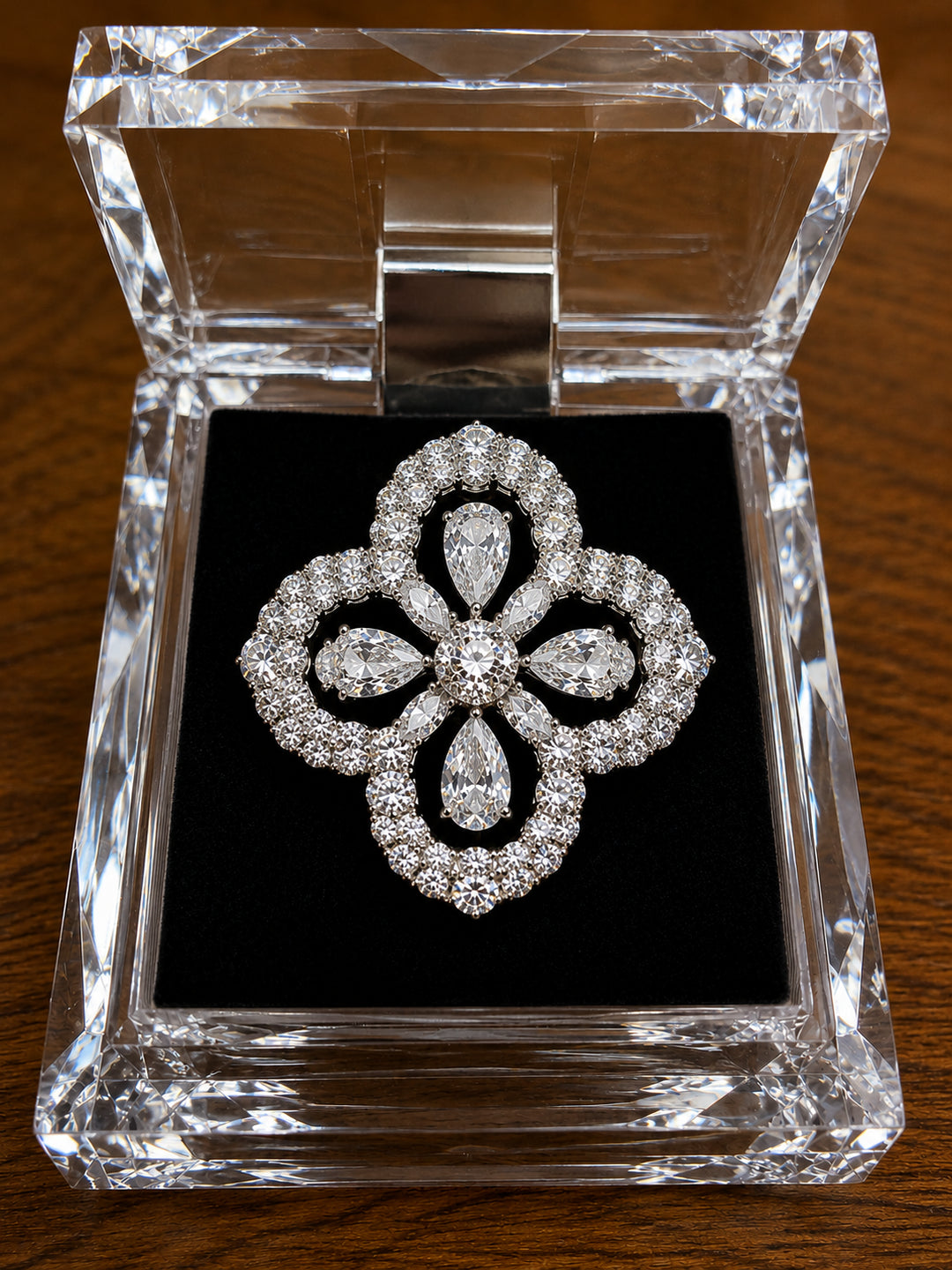 Clover Éclat  Ring | 上品さが、そっと咲く