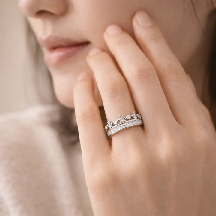 Crownlight Adjustable Ring | 静かな存在感を、指先に。