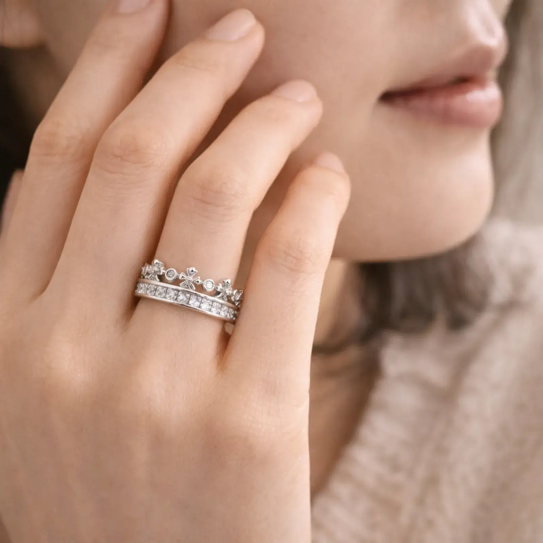 Crownlight Adjustable Ring | 静かな存在感を、指先に。