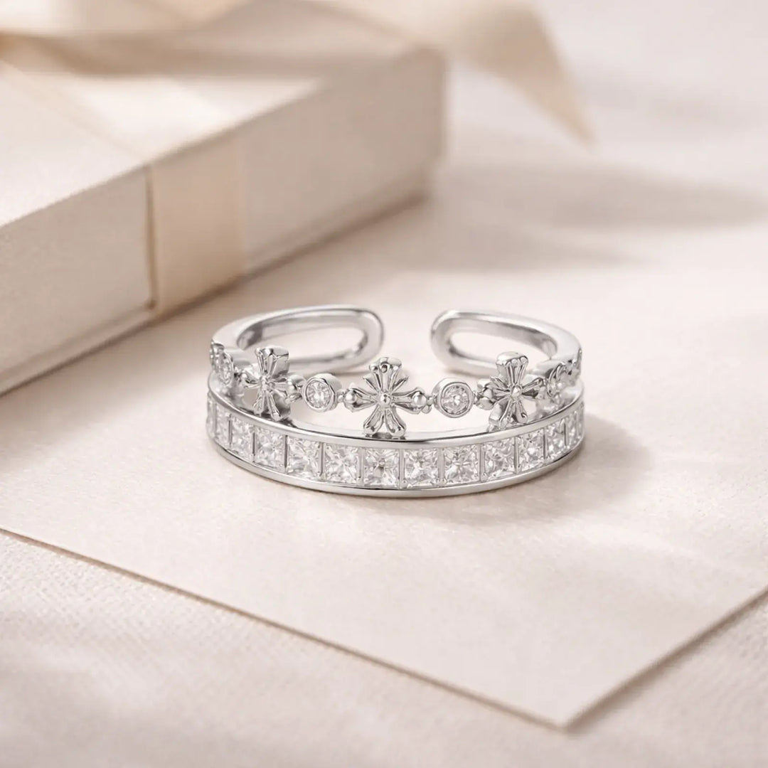 Crownlight Adjustable Ring | 静かな存在感を、指先に。