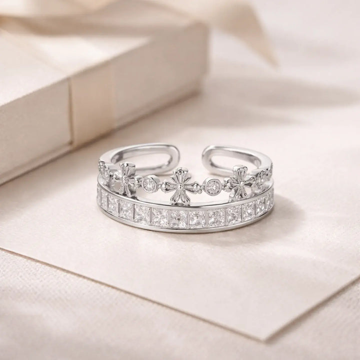 Crownlight Adjustable Ring | 静かな存在感を、指先に。