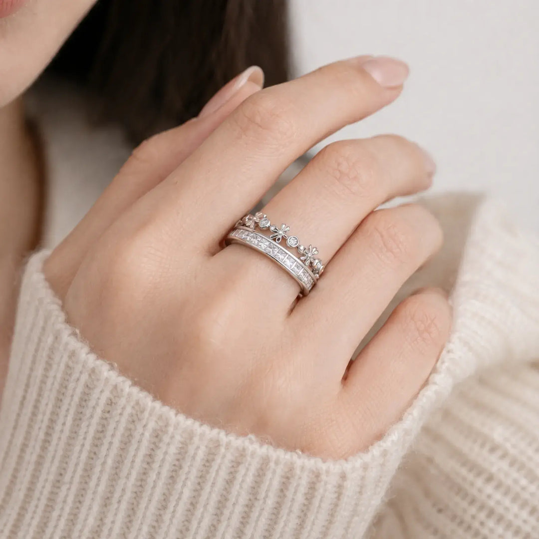 Crownlight Adjustable Ring | 静かな存在感を、指先に。
