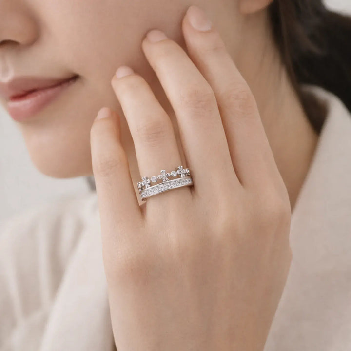 Crownlight Adjustable Ring | 静かな存在感を、指先に。